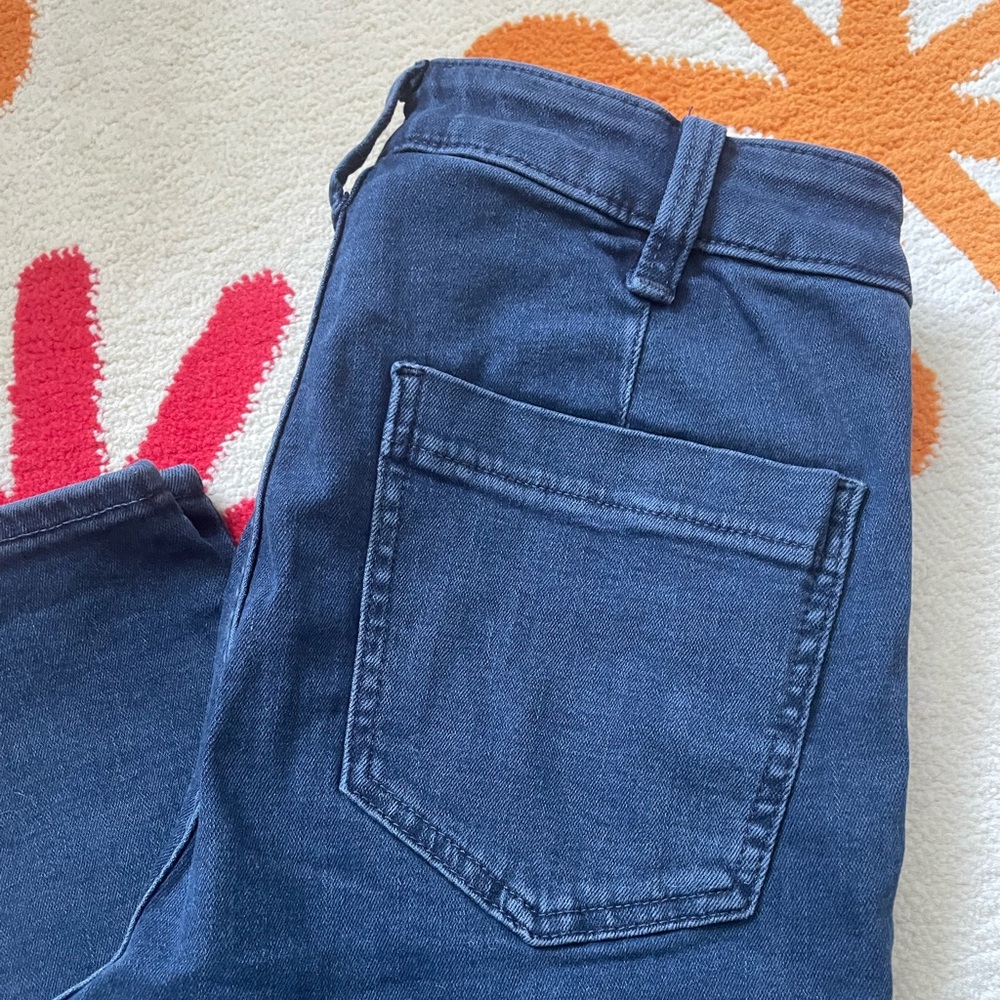 High Rise Universal Legging Jeans With Button Pockets - Picture 6 of 7
